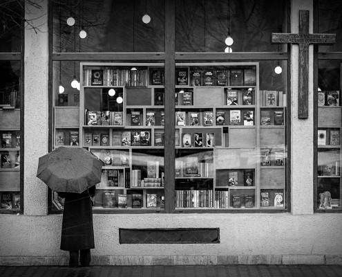 The book shop, the cross and the umbrella