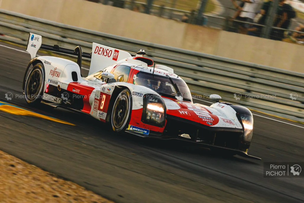 TOYOTA GAZOO RACING (JPN),Sébastien Buemi (CHE),Brendon Hartley (NZL),Ryo Hirakawa (JPN),Toyota GR010 Hybrid - 24 Heures du Mans 2022